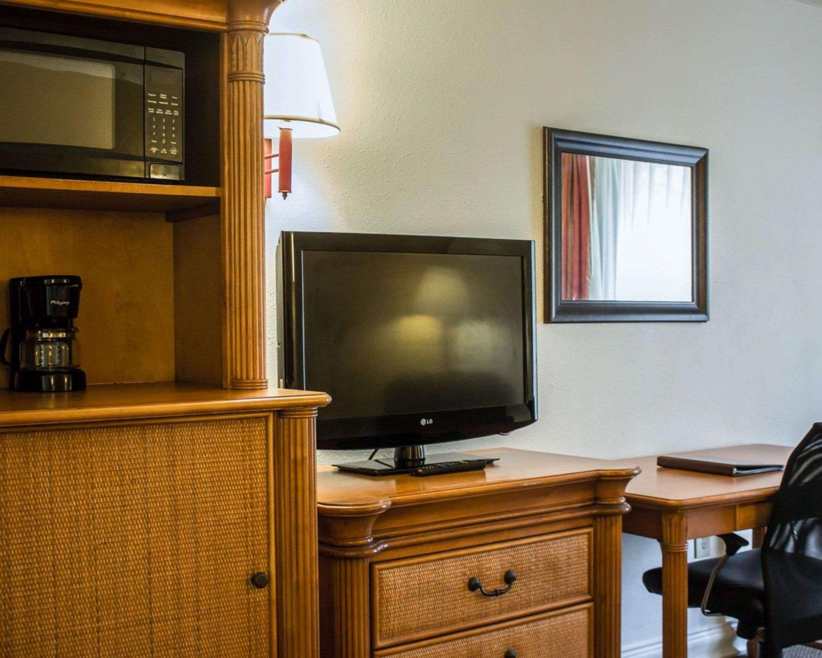 Quality Inn & Suites St Augustine Beach Area شاطئ سانت اوجوستين المظهر الخارجي الصورة