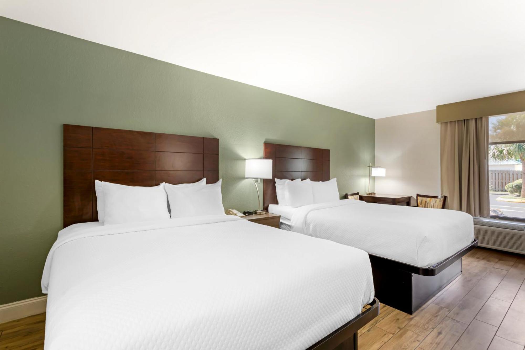 Quality Inn & Suites St Augustine Beach Area شاطئ سانت اوجوستين المظهر الخارجي الصورة
