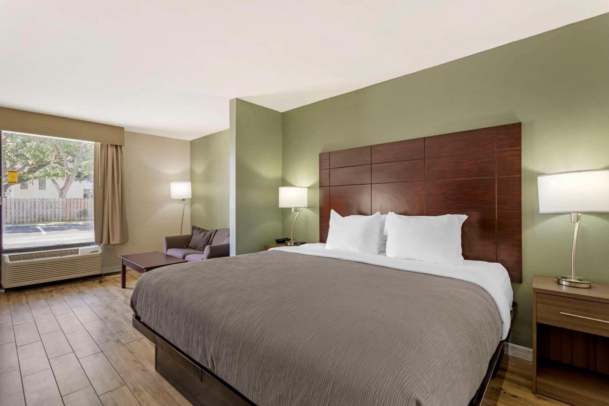 Quality Inn & Suites St Augustine Beach Area شاطئ سانت اوجوستين المظهر الخارجي الصورة