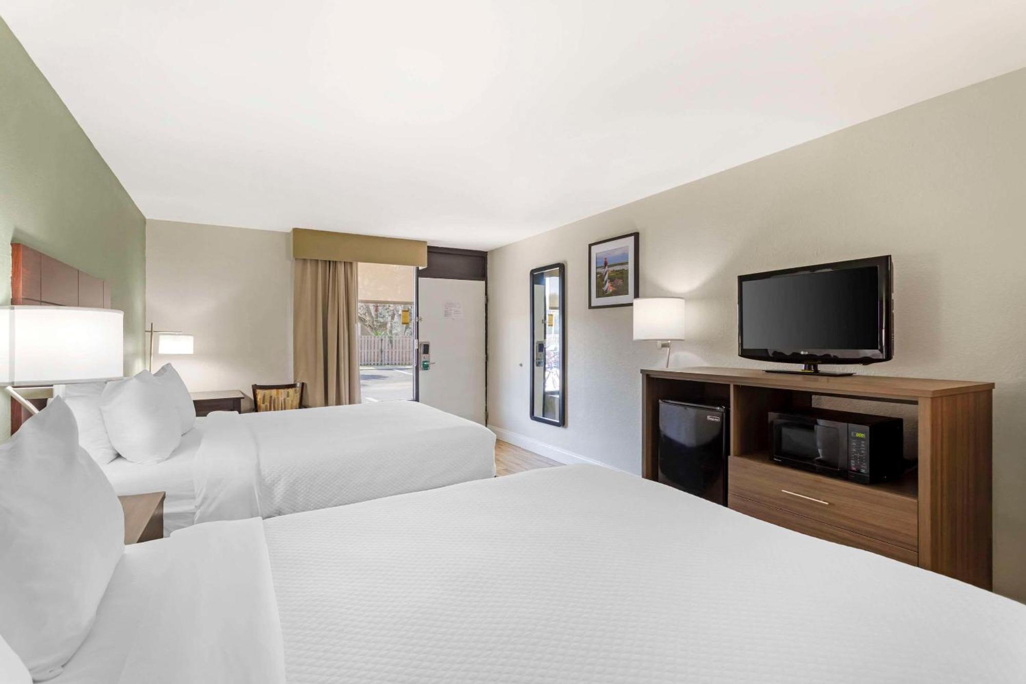 Quality Inn & Suites St Augustine Beach Area شاطئ سانت اوجوستين المظهر الخارجي الصورة