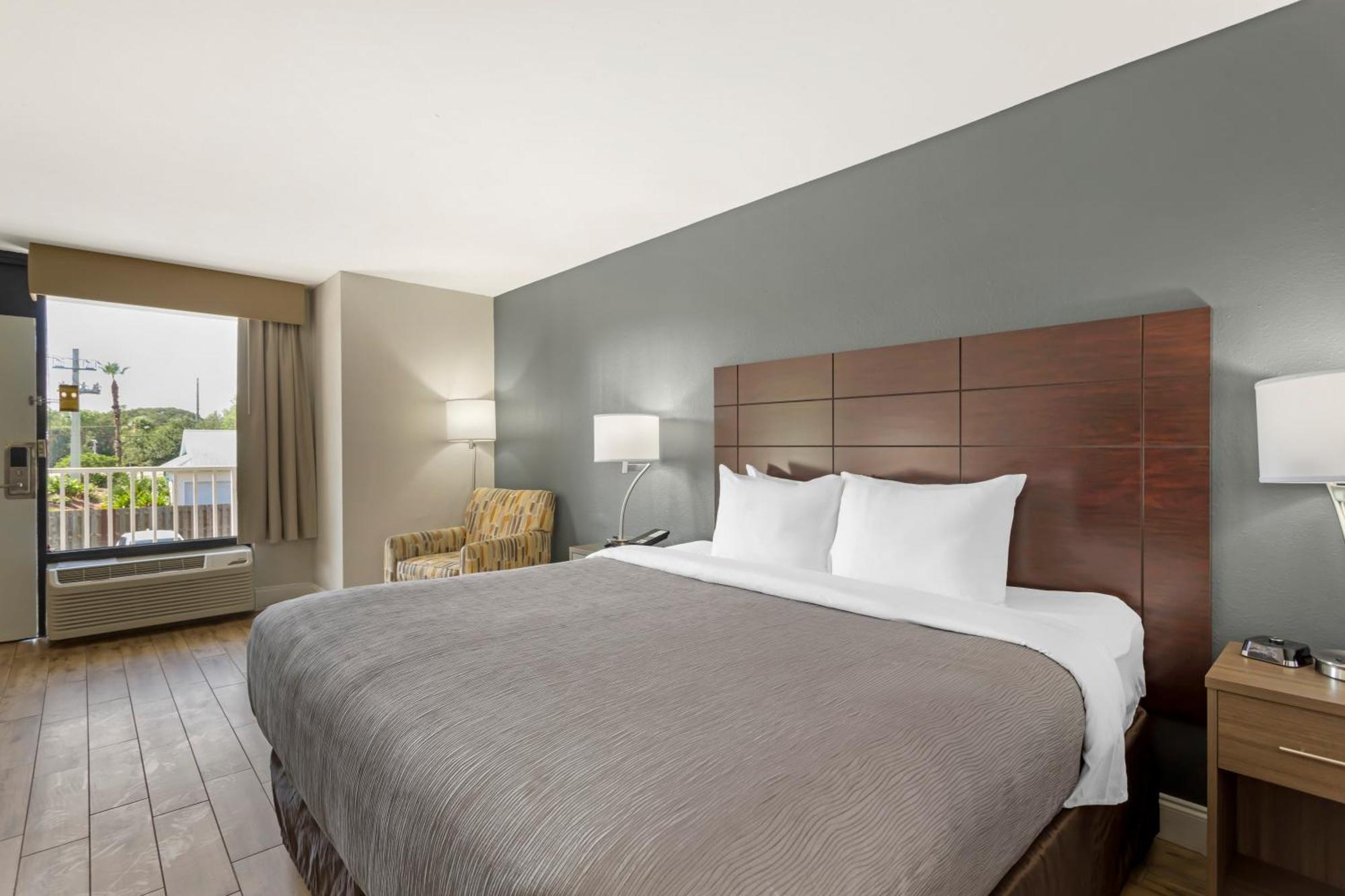 Quality Inn & Suites St Augustine Beach Area شاطئ سانت اوجوستين المظهر الخارجي الصورة