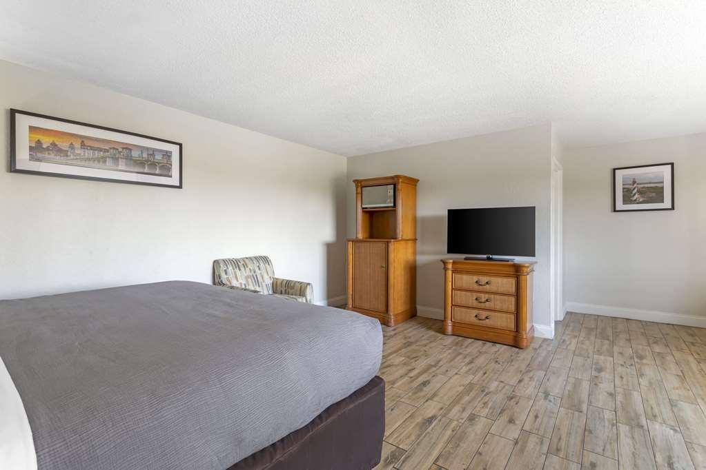 Quality Inn & Suites St Augustine Beach Area شاطئ سانت اوجوستين الغرفة الصورة