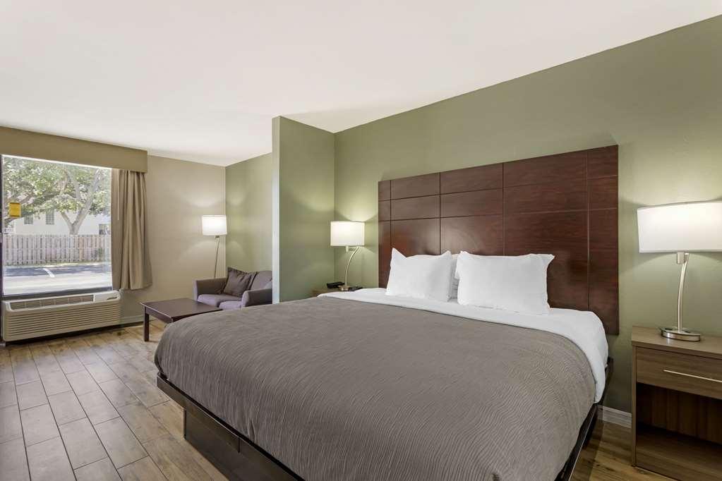 Quality Inn & Suites St Augustine Beach Area شاطئ سانت اوجوستين الغرفة الصورة