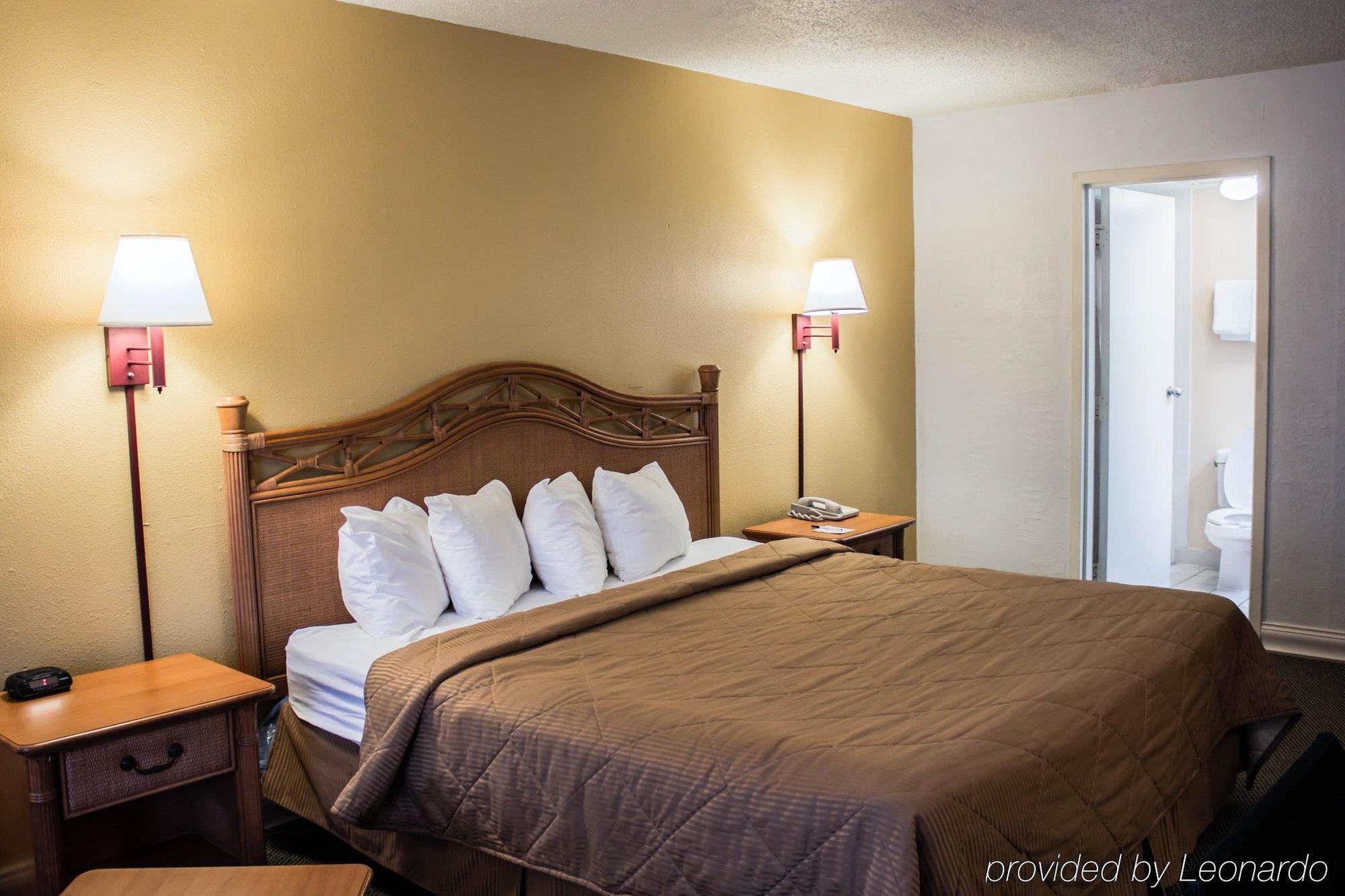 Quality Inn & Suites St Augustine Beach Area شاطئ سانت اوجوستين المظهر الخارجي الصورة